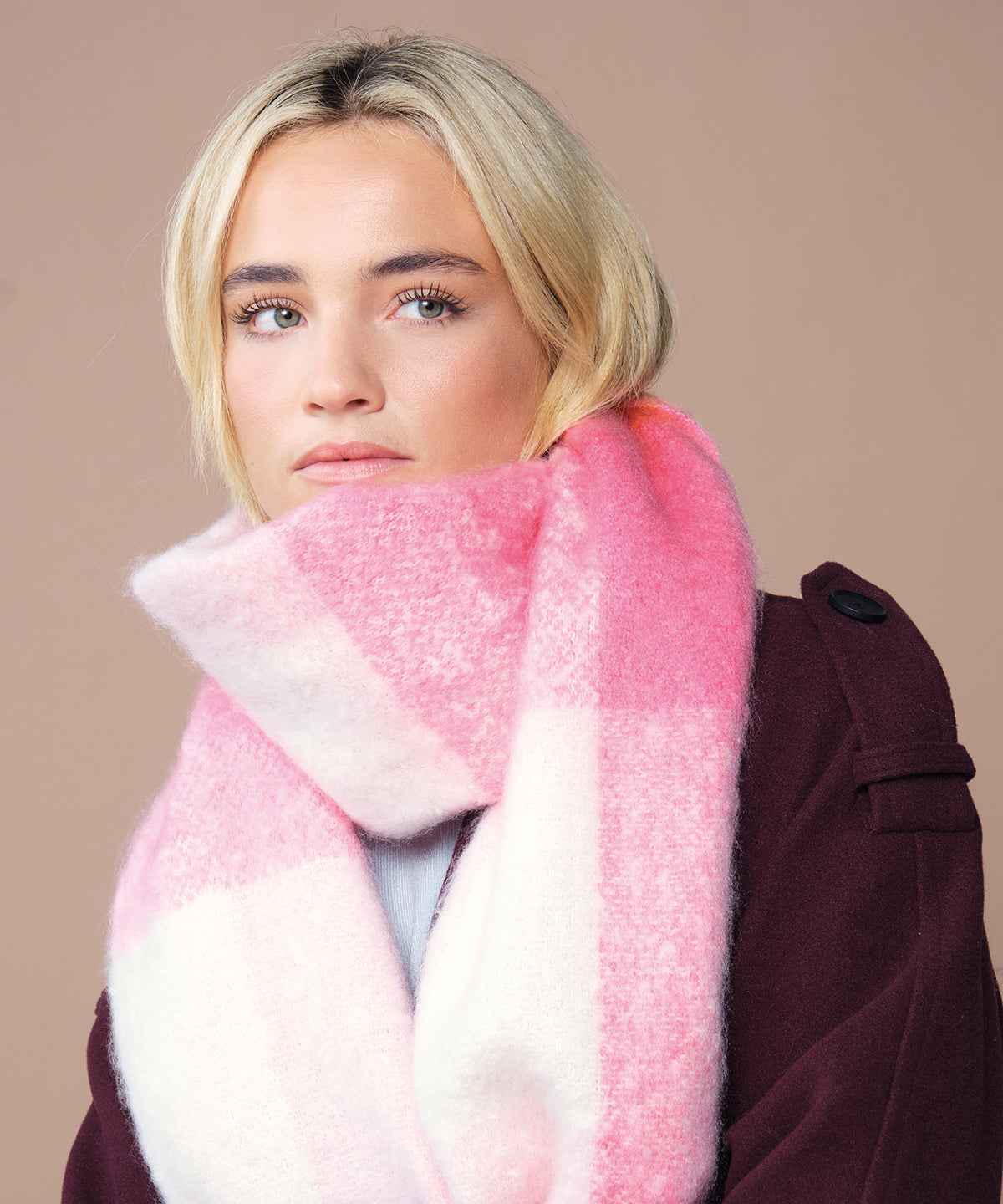 Fluffy check scarf